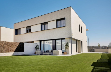 Chalet pareado en venta en calle Ebro s/n