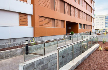 Garaje en venta en Calle Camelia