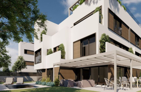 Ático en venta en avenida de la Victoria , 68