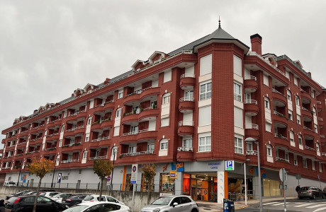 Garaje en venta en calle Poeta José Hierro, 1