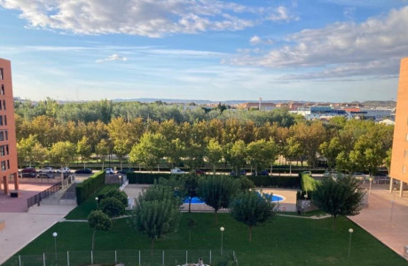 Piso en venta en calle Lago de Coronas esq. C/Antonio Leyva s/n