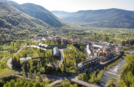 Chalet adosado en venta en avenida de Ordesa , 4