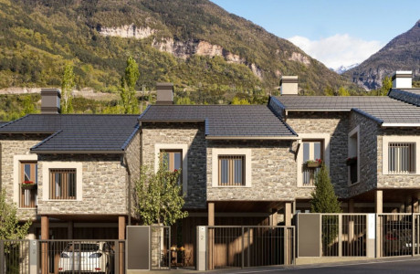 Chalet adosado en venta en avenida de Ordesa , 4
