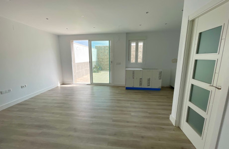 Chalet adosado en venta en calle Rocio Vega, 2