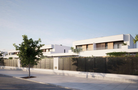 Chalet adosado en venta en calle Padre Chaminade con calle Pomelo s/n