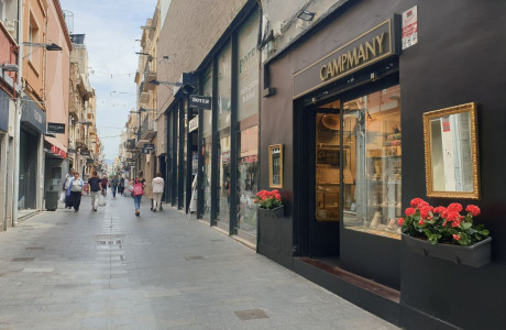 Ático en venta en calle president companys, 1