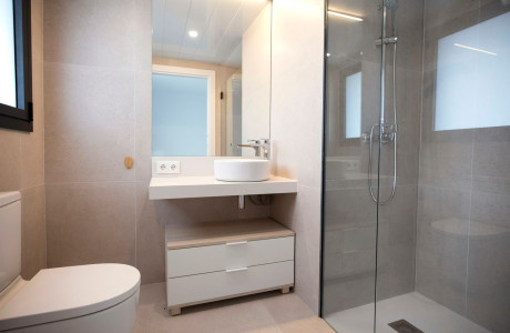 Piso en venta en calle Rubí, 3