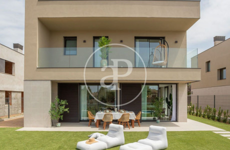 Chalet pareado en venta en calle Sant Domenech