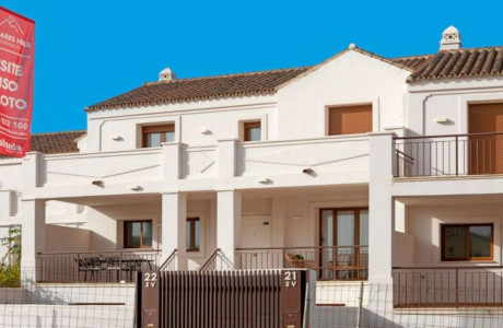 Chalet pareado en venta en calle Majestic