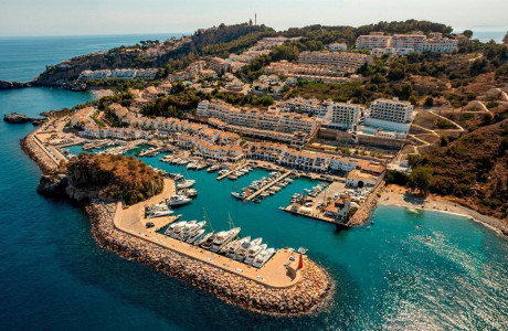 Ático en venta en Puerto deportivo Marina del Este, la Herradura s/n