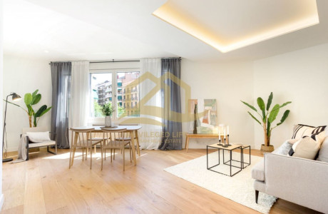 Ático en venta en calle Casanova, 57