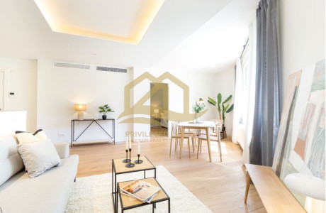 Ático en venta en calle Casanova, 57