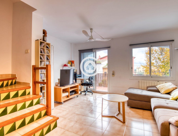 Chalet adosado en venta en calle Picasso