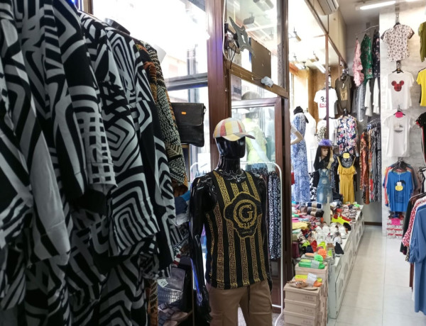 Alquiler de Local en Urb. 9, Casco Antiguo