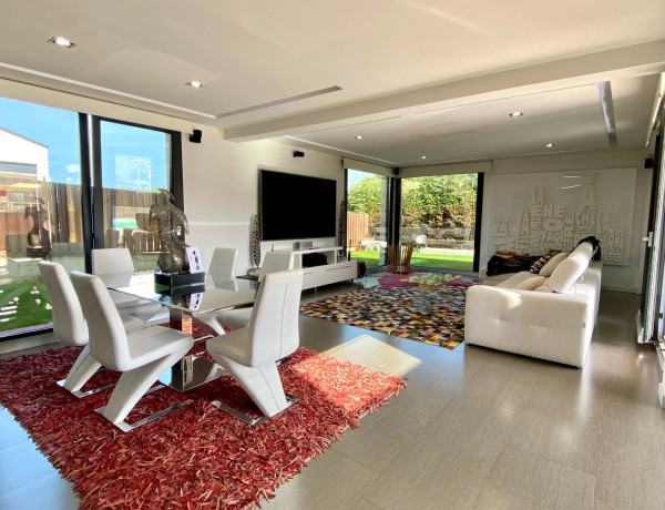 Casa o chalet independiente en venta en Barrio las Cerreas, 17