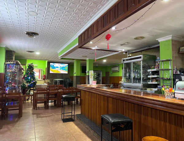 Alquiler de Local en calle Batalla de Brunete, 86