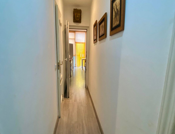 Chalet adosado en venta en calle Sauces