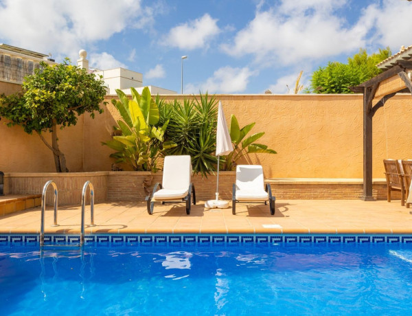 Chalet adosado en venta en avenida de Montezenia s/n