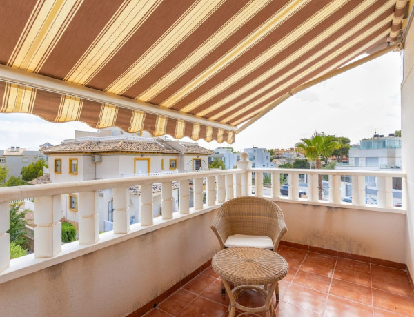 Chalet adosado en venta en avenida de Montezenia s/n