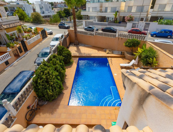 Chalet adosado en venta en avenida de Montezenia s/n