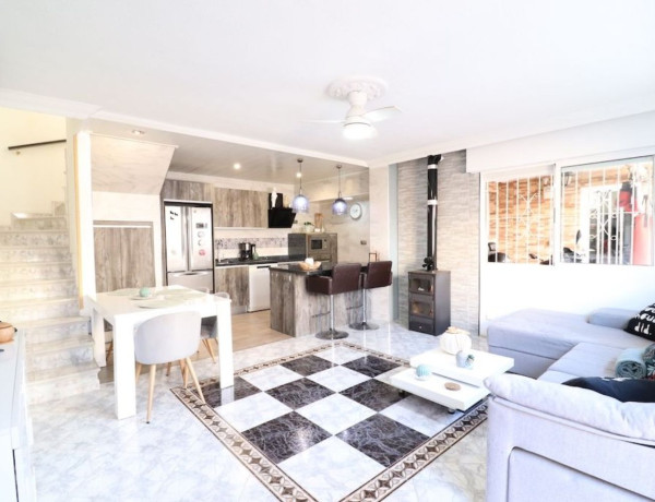 Chalet adosado en venta en Los Balcones y los Altos