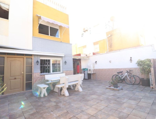 Chalet adosado en venta en Los Balcones y los Altos