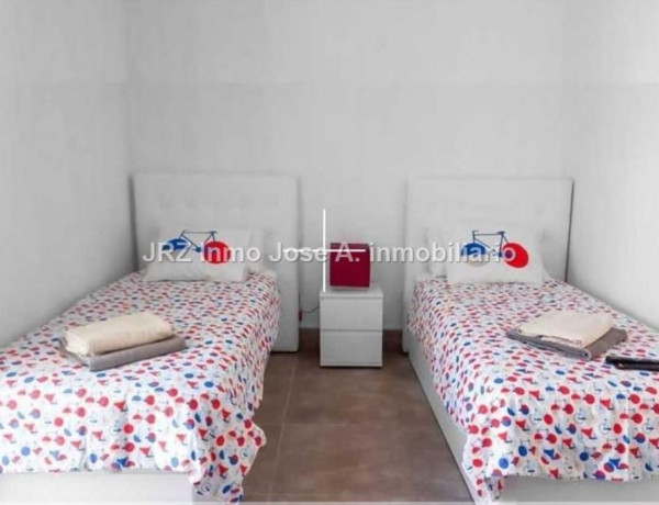 Chalet adosado en venta en Urb. Montaña Roja, Montaña Roja