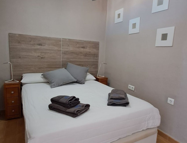 Alquiler de Piso en calle Eduardo Aguilera Romero, 12