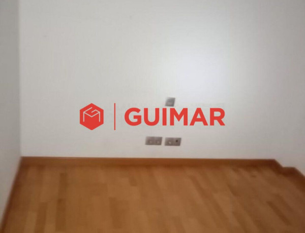 Piso en venta en calle Gelida