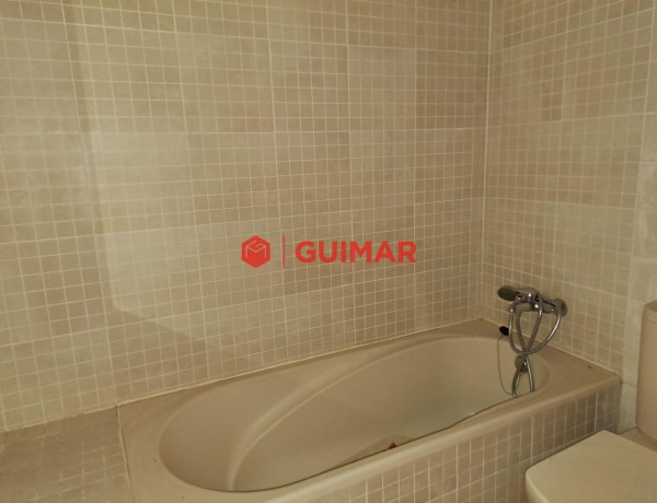 Piso en venta en calle Gelida