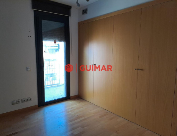 Piso en venta en calle Gelida