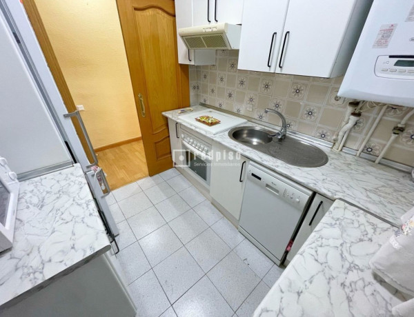 Piso en venta en calle Paredes de Nava