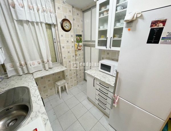 Piso en venta en calle Paredes de Nava