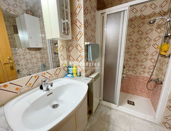 Piso en venta en calle Paredes de Nava