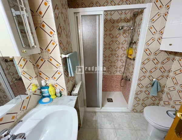 Piso en venta en calle Paredes de Nava