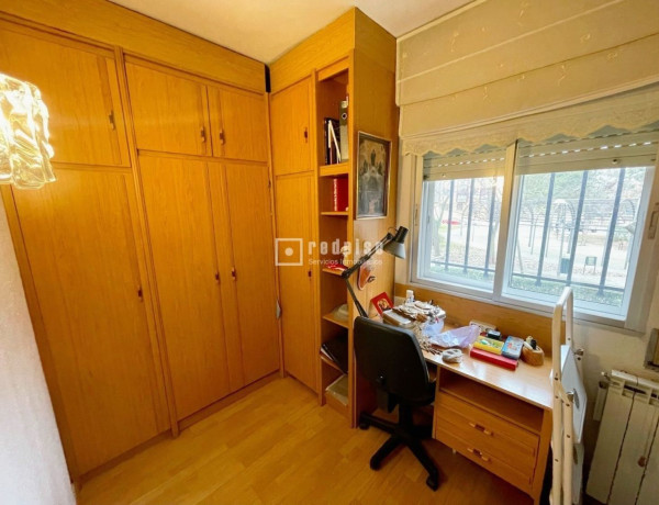 Piso en venta en calle Paredes de Nava