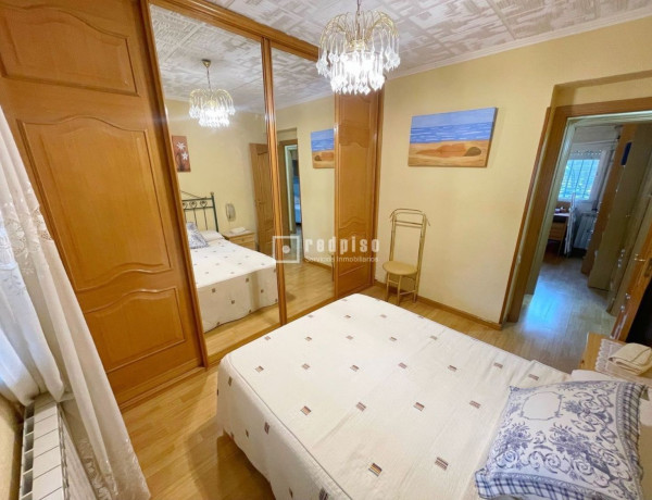 Piso en venta en calle Paredes de Nava