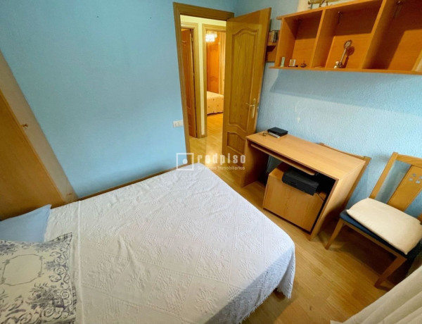 Piso en venta en calle Paredes de Nava