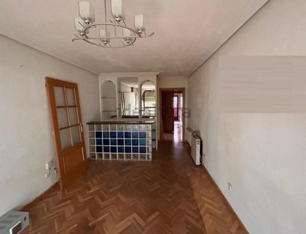 Piso en venta en calle Rutilo