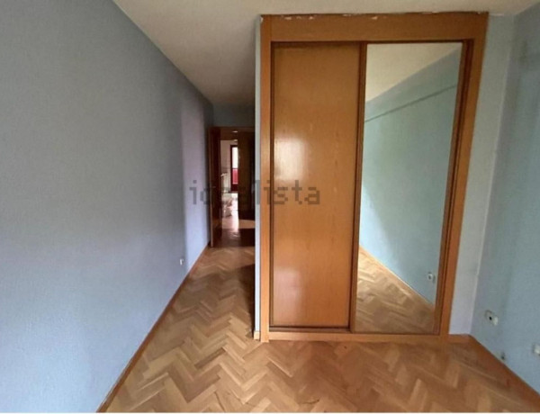 Piso en venta en calle Rutilo