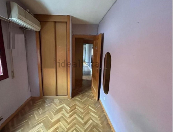 Piso en venta en calle Rutilo