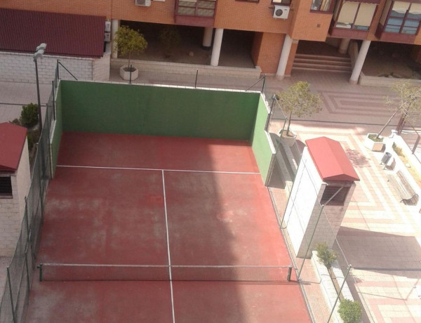 Piso en venta en calle Rutilo