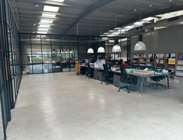 Nave en venta en Antonio Jose Cavanilles