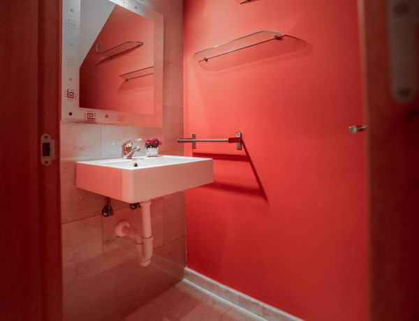 Chalet adosado en venta en calle Papa Pablo VI