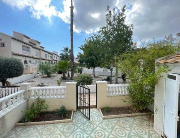 Chalet adosado en venta en calle 3