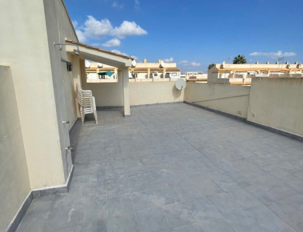 Chalet adosado en venta en calle 3