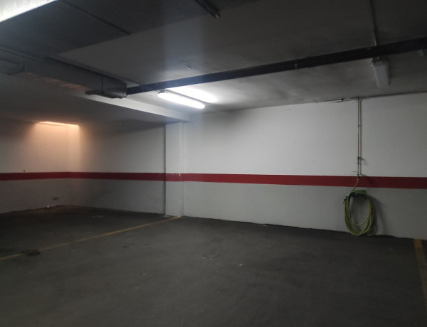 Garaje en venta en calle Geranios