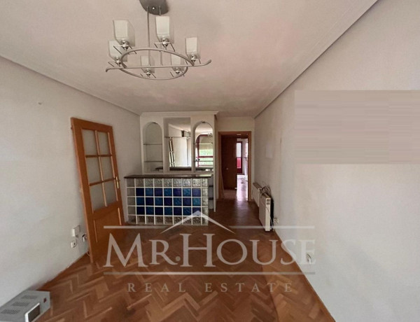 Piso en venta en calle Rutilo