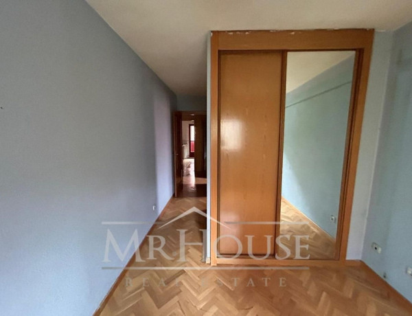 Piso en venta en calle Rutilo