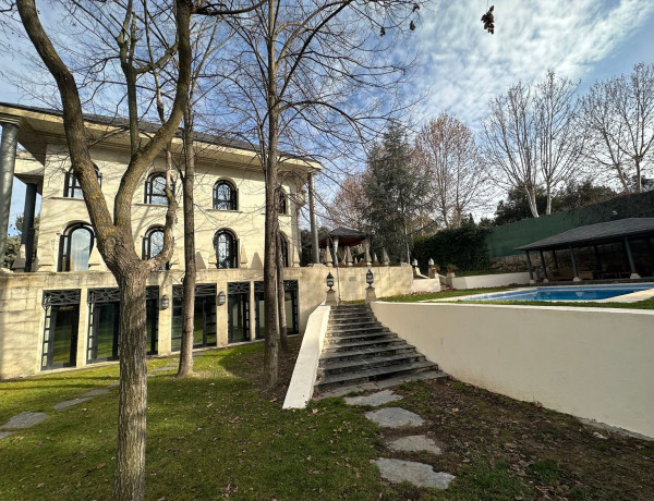 Casa o chalet independiente en venta en camino La Moraleja s/n